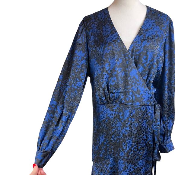 Susan Graver Occasions Blue Black Monochrome Leopard Long Sleeve Midi Wrap Dress - Picture 5 of 13